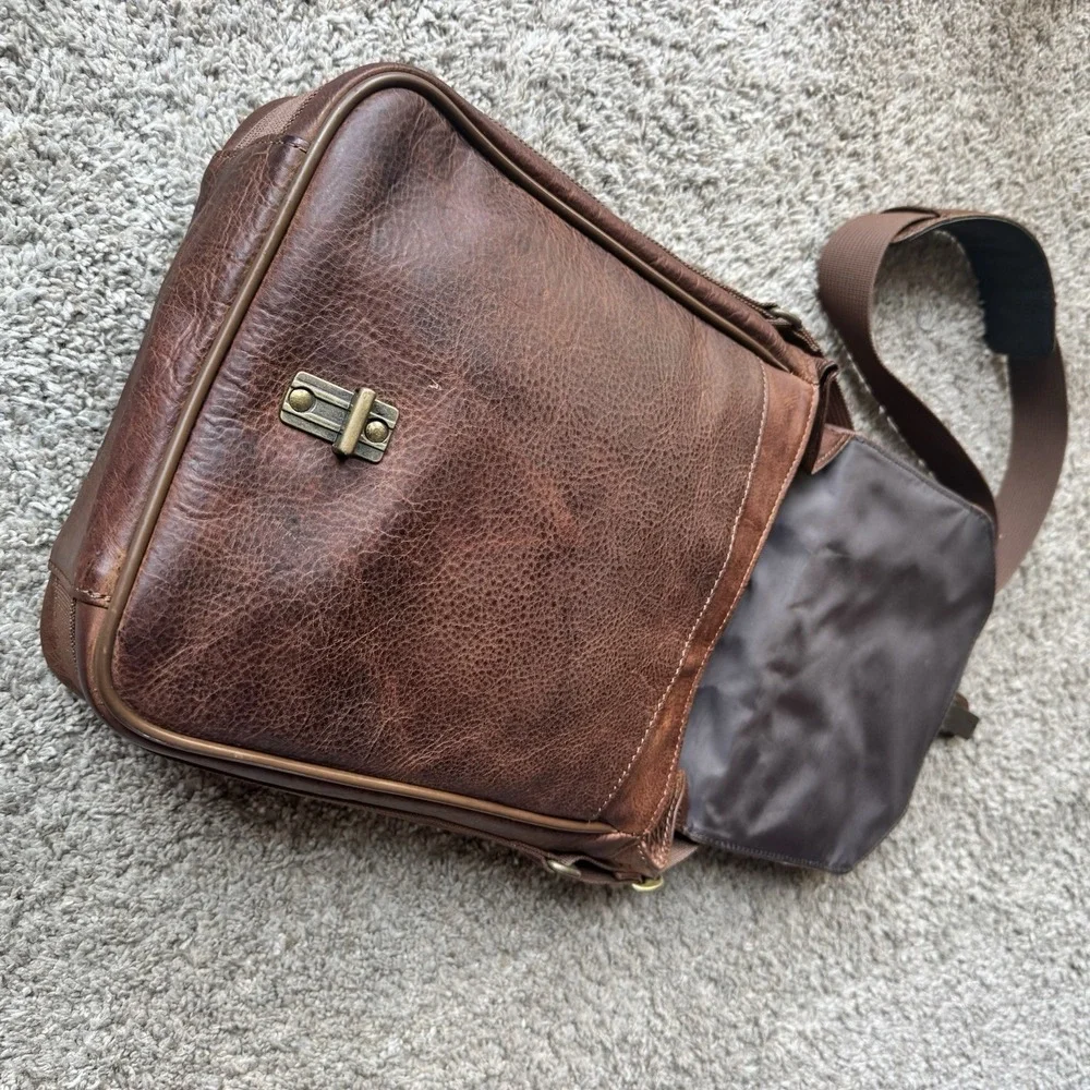 Wilsons Leather Messenger Crossbody Brown Vintage Leather Book / Kindle Bag